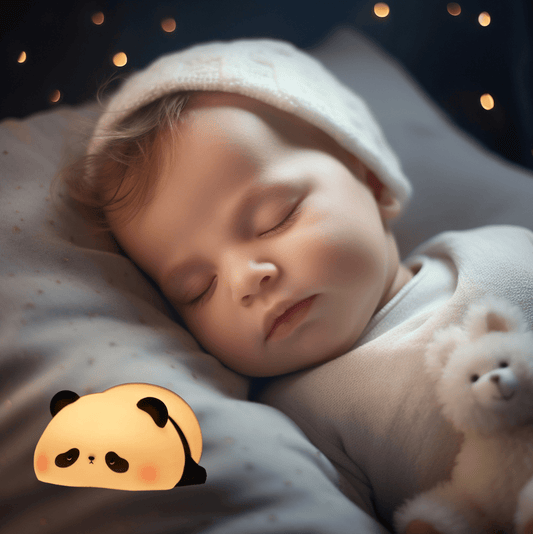 bébé dort paisiblement avec veilleuse 