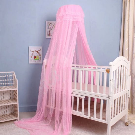 Ciel de lit bébé rose