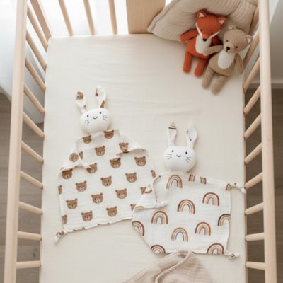 Doudou lapin tendre compagnon