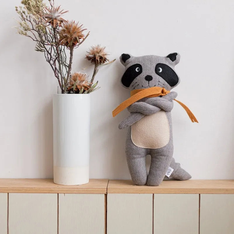 doudou raton croise bras