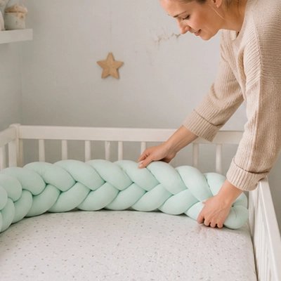 Tresse de lit 3 brins vert pâle protection douce