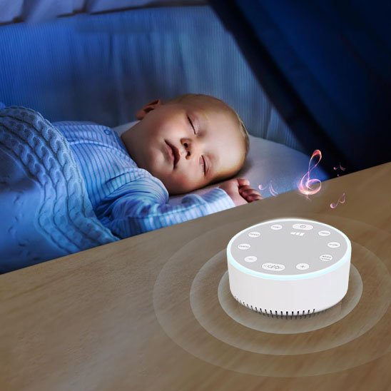 Veilleuse bruit blanc posée sur la commode